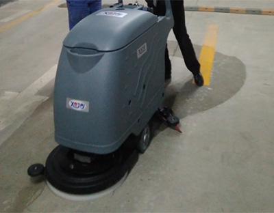 水泥地面能用洗地機(jī)清洗嗎？